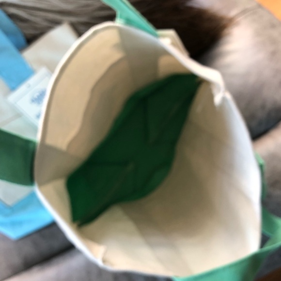 SOLD! 💙💙 Kid size! Limited Edition Cream & Pastel Green Canvas - Picture 5 of 5